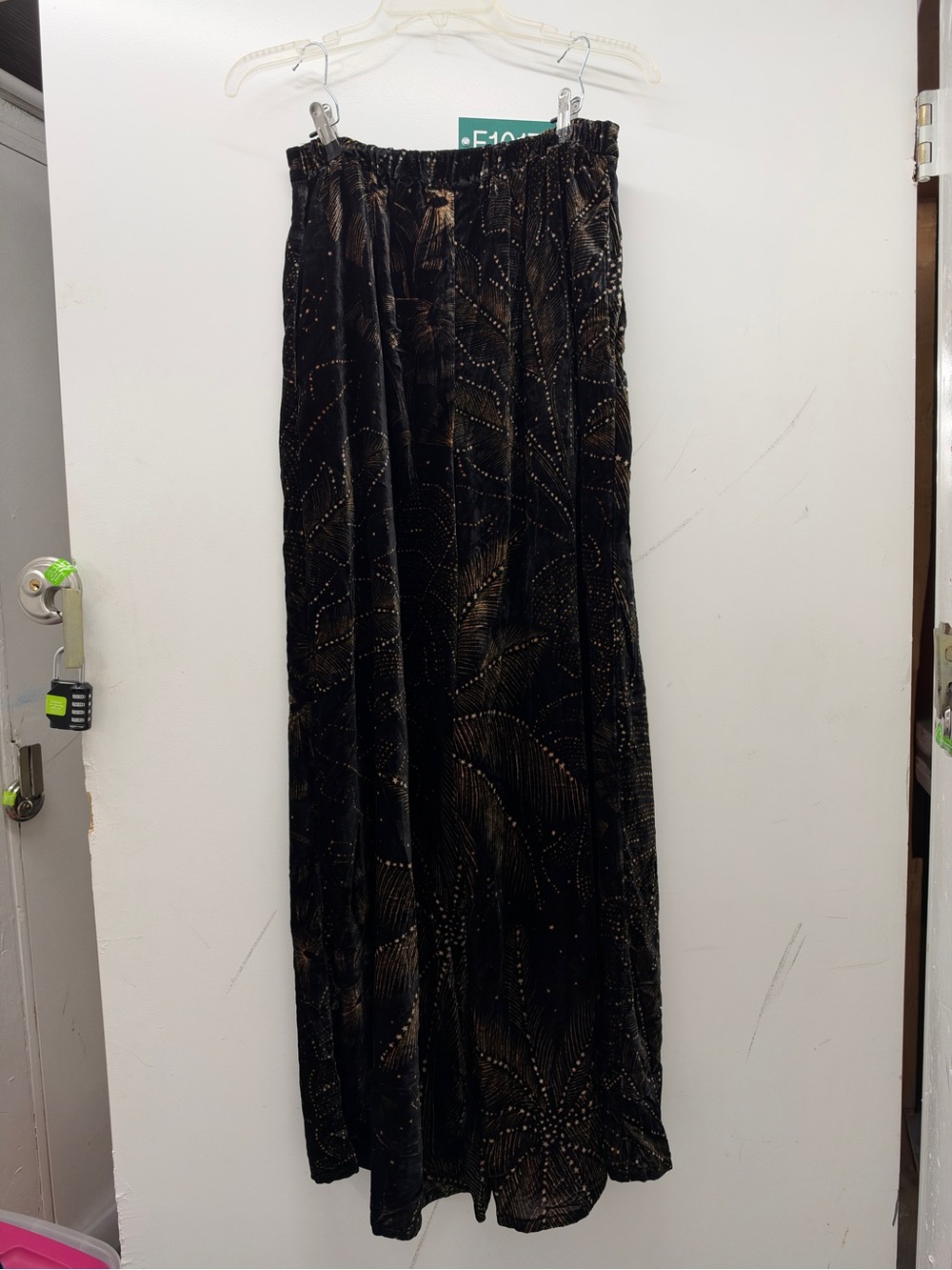 Farm Rio velvet celestial wide leg pants - Picture 6 of 7